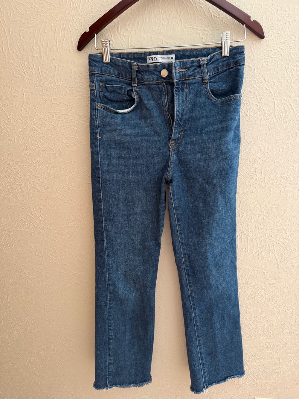 Zara Cropped Flare Jeans | Size 6 | Medium Blue Wash